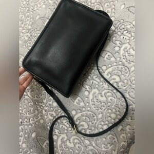 Coach Black Taylor Genuine Leather Handbag Bag Purse Crossbody Zip Vintage 90’s